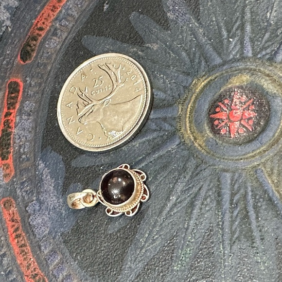 SMALL 925 silver sun swirl pendant with dark purple stone - Picture 6 of 9